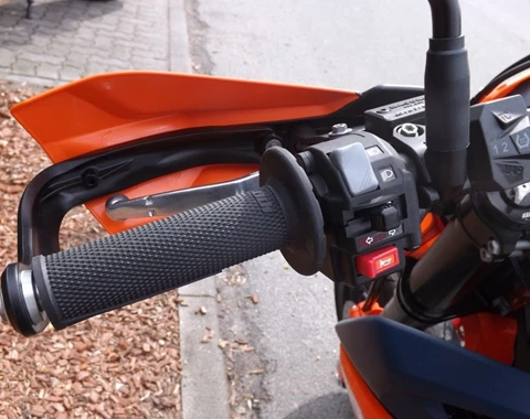 zum Vergrössern bitte anklicken!