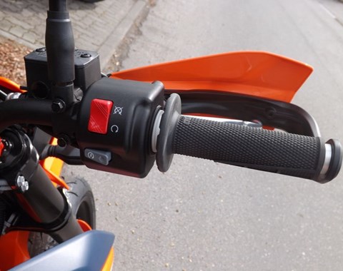 zum Vergrössern bitte anklicken!