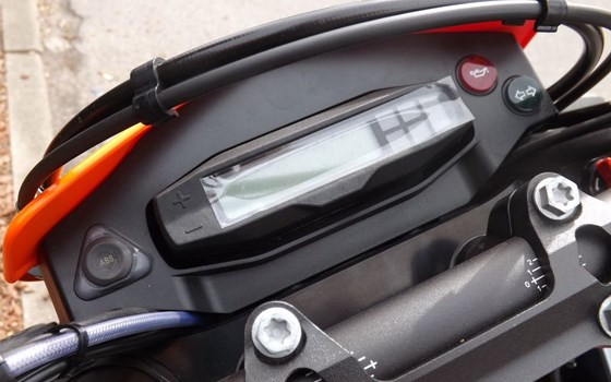 Gebrauchtmotorrad KTM 690 SMC R - Bild 7