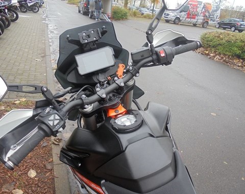 zum Vergrössern bitte anklicken!