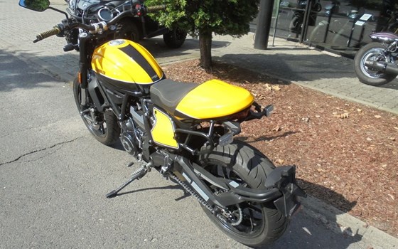 Gebrauchtmotorrad Ducati Scrambler Full Throttle - Bild 11