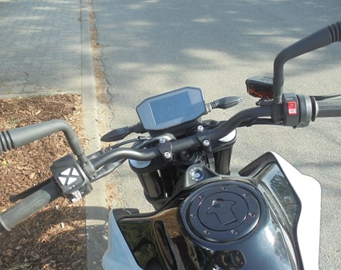 zum Vergrössern bitte anklicken!