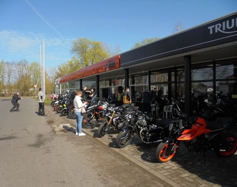 zum Vergrössern bitte anklicken!