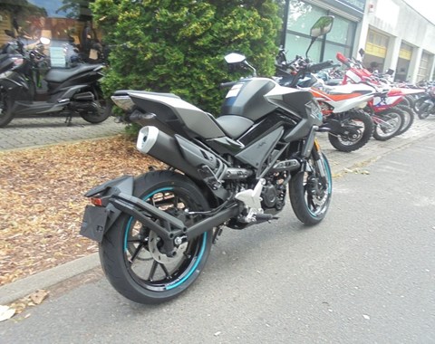 zum Vergrössern bitte anklicken!