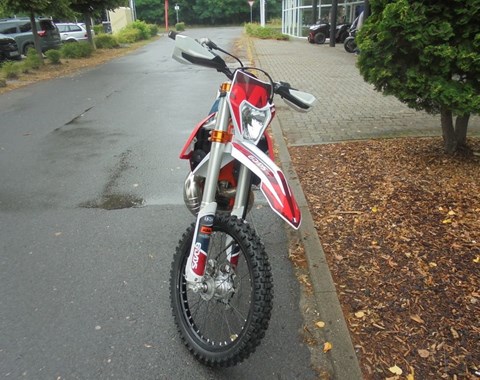 zum Vergrössern bitte anklicken!