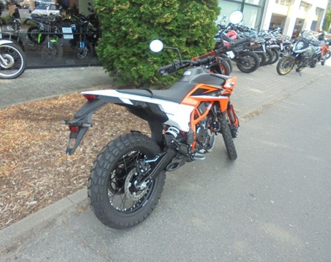 zum Vergrössern bitte anklicken!