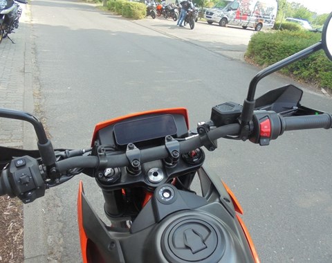 zum Vergrössern bitte anklicken!