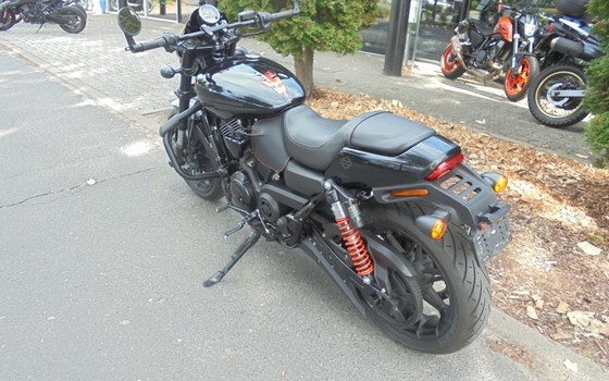 Gebrauchtmotorrad Harley-Davidson Street Rod - Bild 11