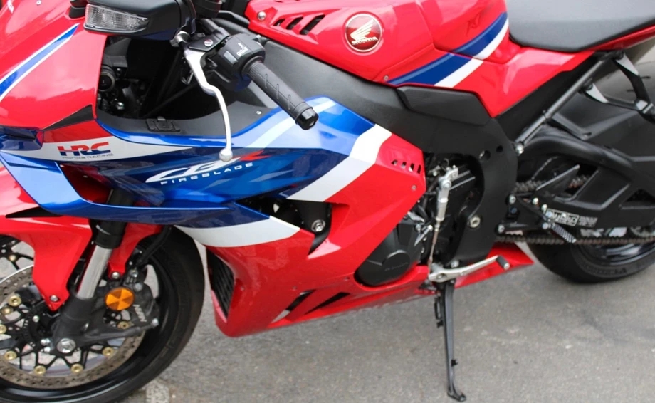 Angebot Honda CBR1000RR-R Fireblade Bild 11: Angebot Honda CBR1000RR-R Fireblade