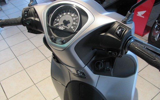 Neufahrzeug Honda SH Mode 125 - Bild 8