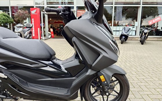 Gebrauchtmotorrad Honda Forza 350 - Bild 3