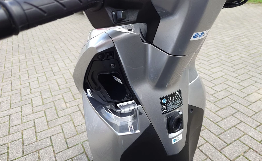 Angebot Honda SH300i Bild 13: Angebot Honda SH300i