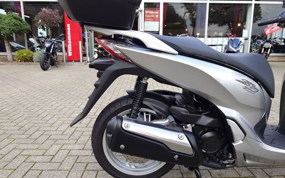 Gebrauchtmotorrad Honda SH300i - Bild 2