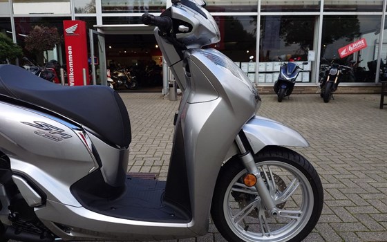 Gebrauchtmotorrad Honda SH300i - Bild 3