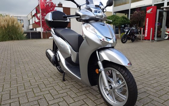 Gebrauchtmotorrad Honda SH300i - Bild 4