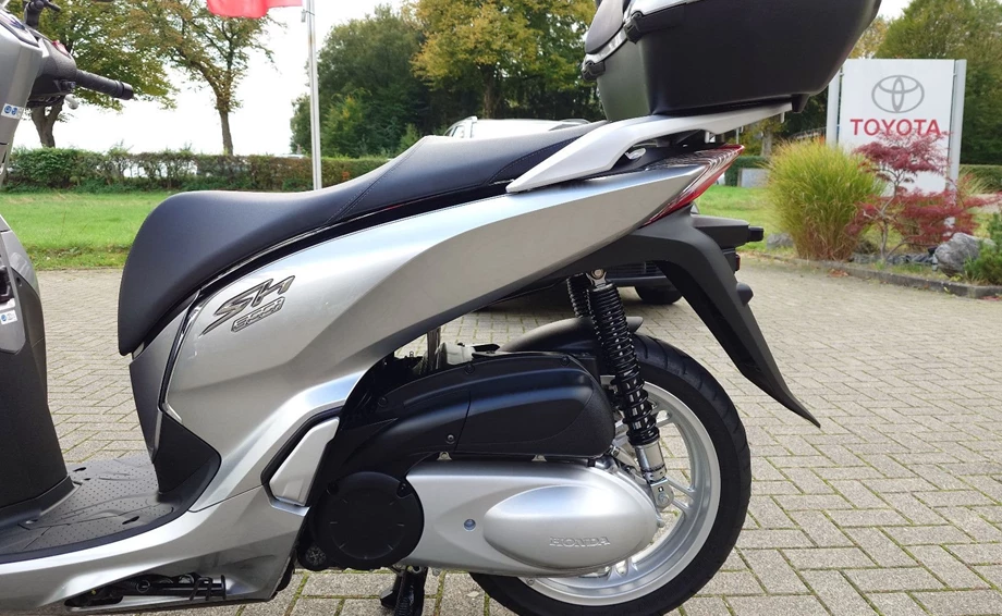 Angebot Honda SH300i Bild 8: Angebot Honda SH300i