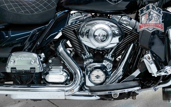 Gebrauchtmotorrad Harley-Davidson Electra Glide Ultra Classic FLHTCU - Bild 12