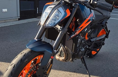 Gebrauchtmotorrad KTM 890 Duke R