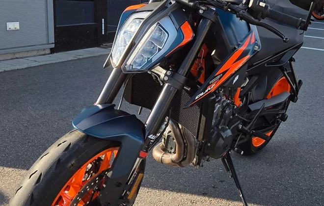 KTM 890 Duke R