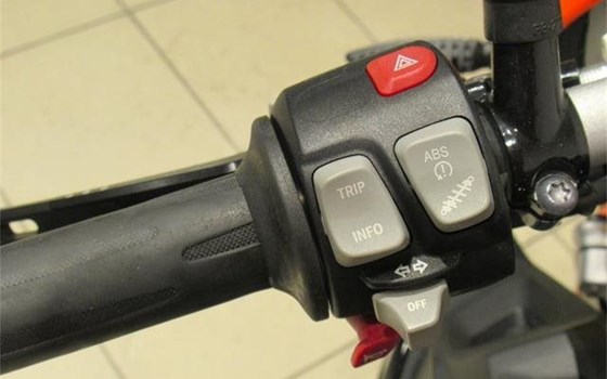 Gebrauchtmotorrad BMW S 1000 R - Bild 6