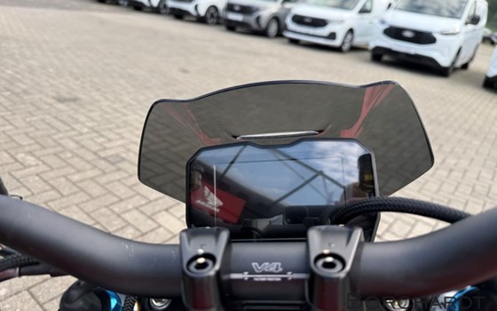 Gebrauchtmotorrad Ducati Streetfighter V4 S - Bild 12