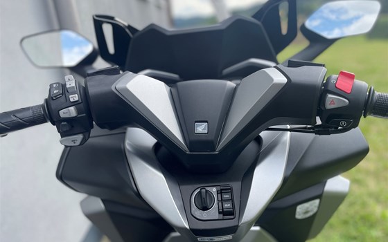 Gebrauchtmotorrad Honda Forza 300 - Bild 8