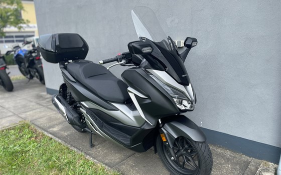 Gebrauchtmotorrad Honda Forza 300 - Bild 2