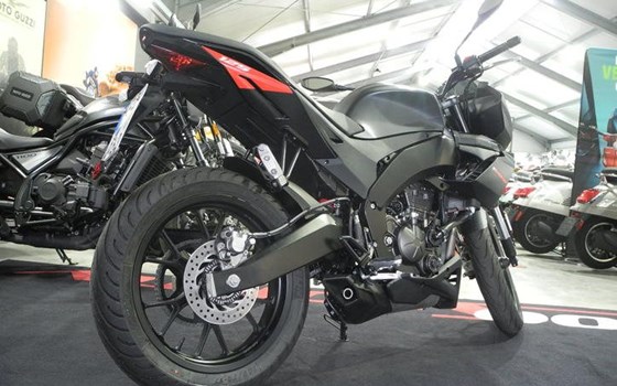 Gebrauchtmotorrad Aprilia Tuono 125 - Bild 4