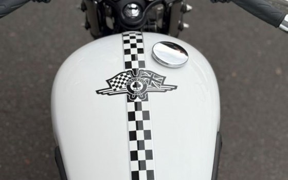 Gebrauchtmotorrad Triumph Thruxton Ace - Bild 2