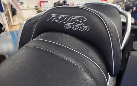 Gebrauchtmotorrad Yamaha FJR1300AE - Bild 7