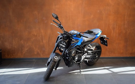 Gebrauchtmotorrad Honda CB125R - Bild 2