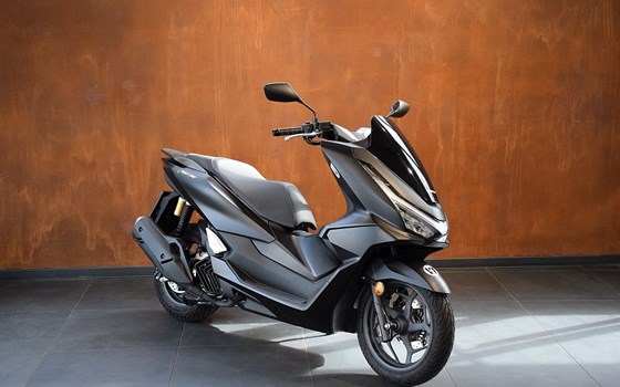 Gebrauchtmotorrad Honda PCX125 - Bild 1 Gebrauchtmotorrad Honda PCX125 - Bild 1