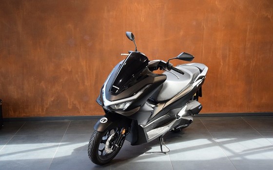 Gebrauchtmotorrad Honda PCX125 - Bild 2 Gebrauchtmotorrad Honda PCX125 - Bild 2