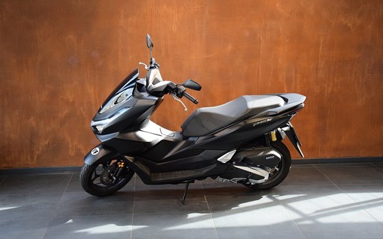 Gebrauchtmotorrad Honda PCX125 - Bild 4 Gebrauchtmotorrad Honda PCX125 - Bild 4