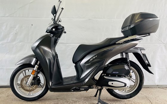 Gebrauchtmotorrad Honda SH150i - Bild 3