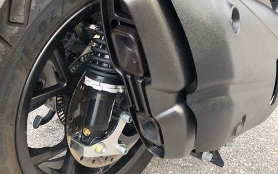 Gebrauchtmotorrad Piaggio MP3 530 HPE Exclusive - Bild 13 Gebrauchtmotorrad Piaggio MP3 530 HPE Exclusive - Bild 13