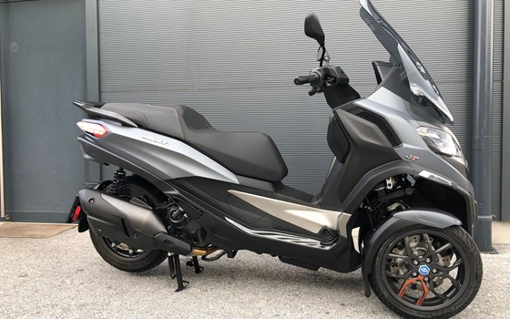 Gebrauchtmotorrad Piaggio MP3 530 HPE Exclusive - Bild 1 Gebrauchtmotorrad Piaggio MP3 530 HPE Exclusive - Bild 1