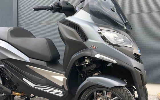 Gebrauchtmotorrad Piaggio MP3 530 HPE Exclusive - Bild 7 Gebrauchtmotorrad Piaggio MP3 530 HPE Exclusive - Bild 7