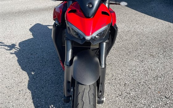 Gebrauchtmotorrad Ducati Streetfighter V2 - Bild 4 Gebrauchtmotorrad Ducati Streetfighter V2 - Bild 4