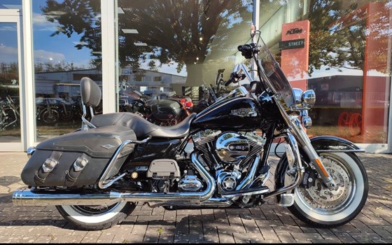 Gebrauchtmotorrad Harley-Davidson Road King Classic FLHRC - Bild 1