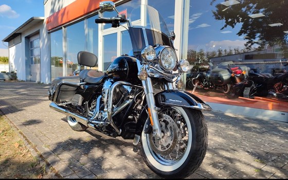 Gebrauchtmotorrad Harley-Davidson Road King Classic FLHRC - Bild 2