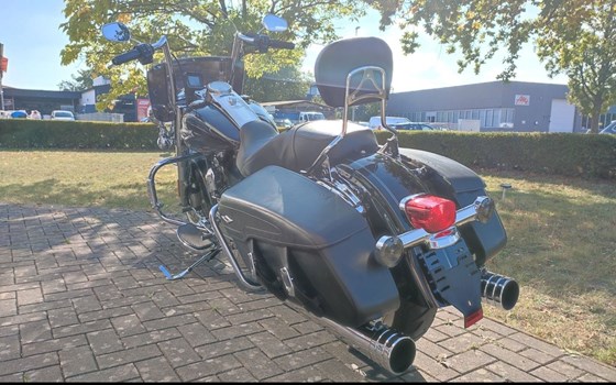 Gebrauchtmotorrad Harley-Davidson Road King Classic FLHRC - Bild 6