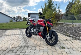 Ducati Streetfighter V2 S