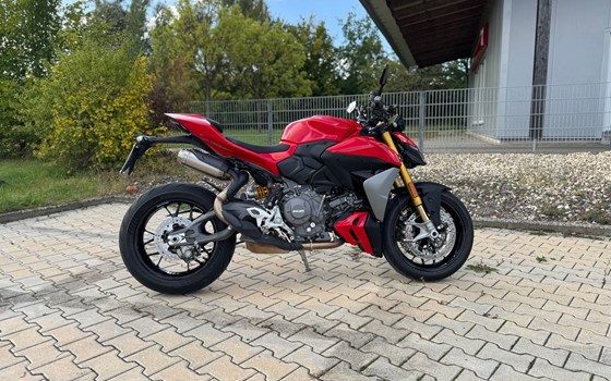 Gebrauchtmotorrad Ducati Streetfighter V2 S - Bild 3