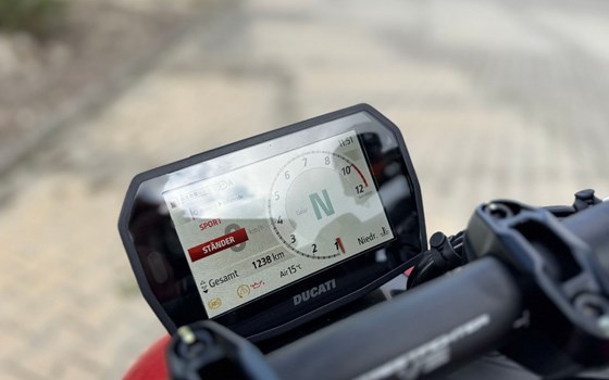 Gebrauchtmotorrad Ducati Streetfighter V2 S - Bild 9