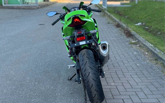 Neufahrzeug Kawasaki Ninja ZX-4RR - Bild 11