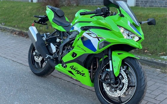 Neufahrzeug Kawasaki Ninja ZX-4RR - Bild 2