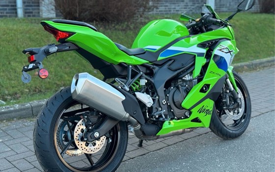 Neufahrzeug Kawasaki Ninja ZX-4RR - Bild 3