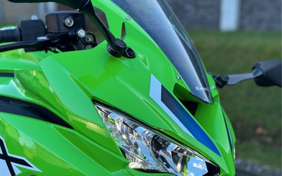 Neufahrzeug Kawasaki Ninja ZX-4RR - Bild 7