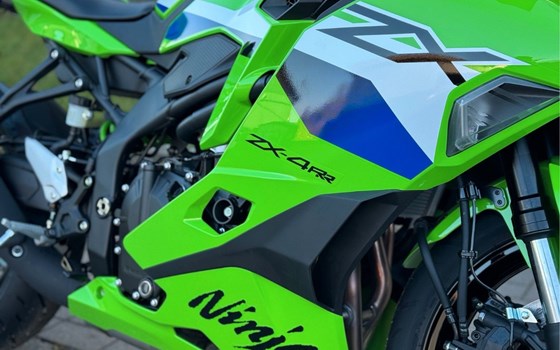 Neufahrzeug Kawasaki Ninja ZX-4RR - Bild 8